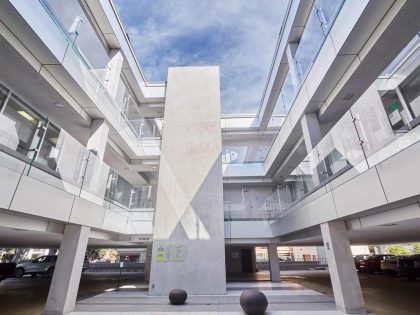 An exterior building of walnut professional building